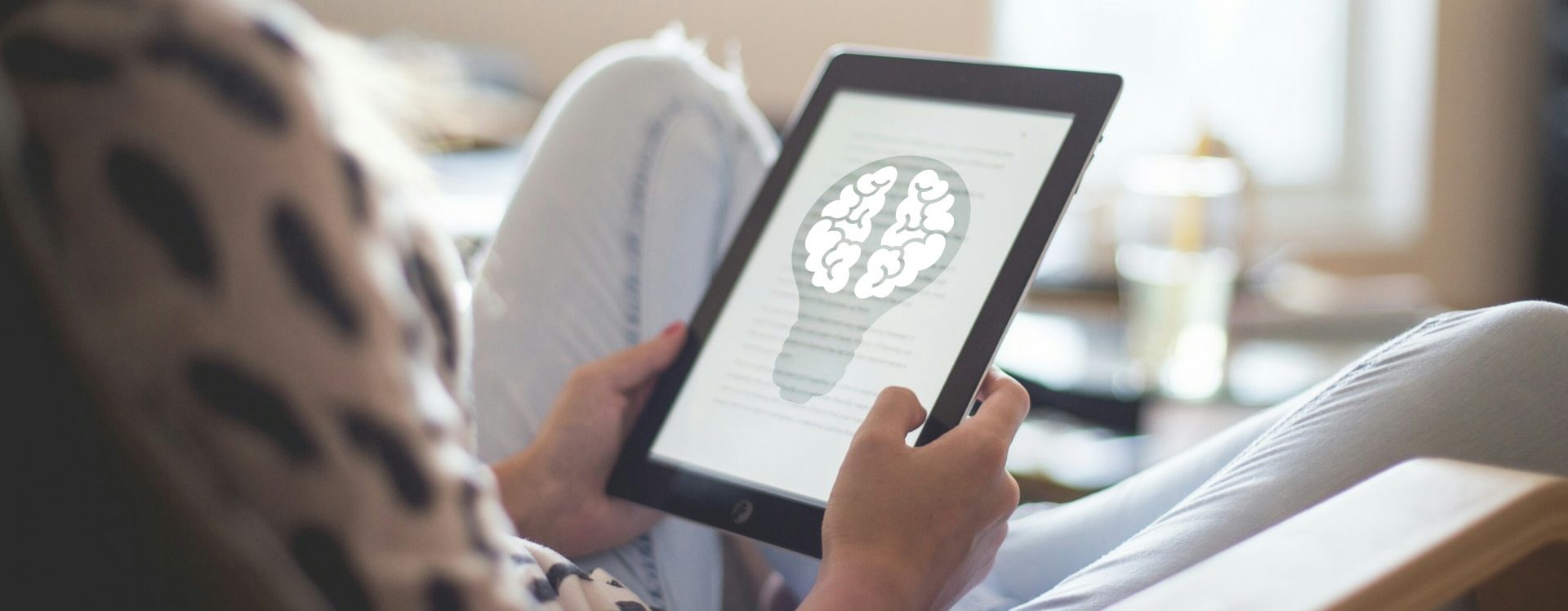 Mit Daten Geschichten erzählen - wie steigere ich meine Nutzerakzeptanz? Foto: Mohamed Mohamed Mahmoud Hassan (https://www.publicdomainpictures.net/en/view-image.php?image=255915&picture=mindset-brain-storming-tablet). Lizenz: CC0 Public Domain.